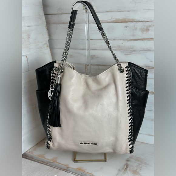 Michael Kors Optic White and Black Chelsea Large Tote - Picture 1 of 9